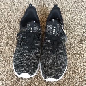 Women’s Adidas tennis shoes